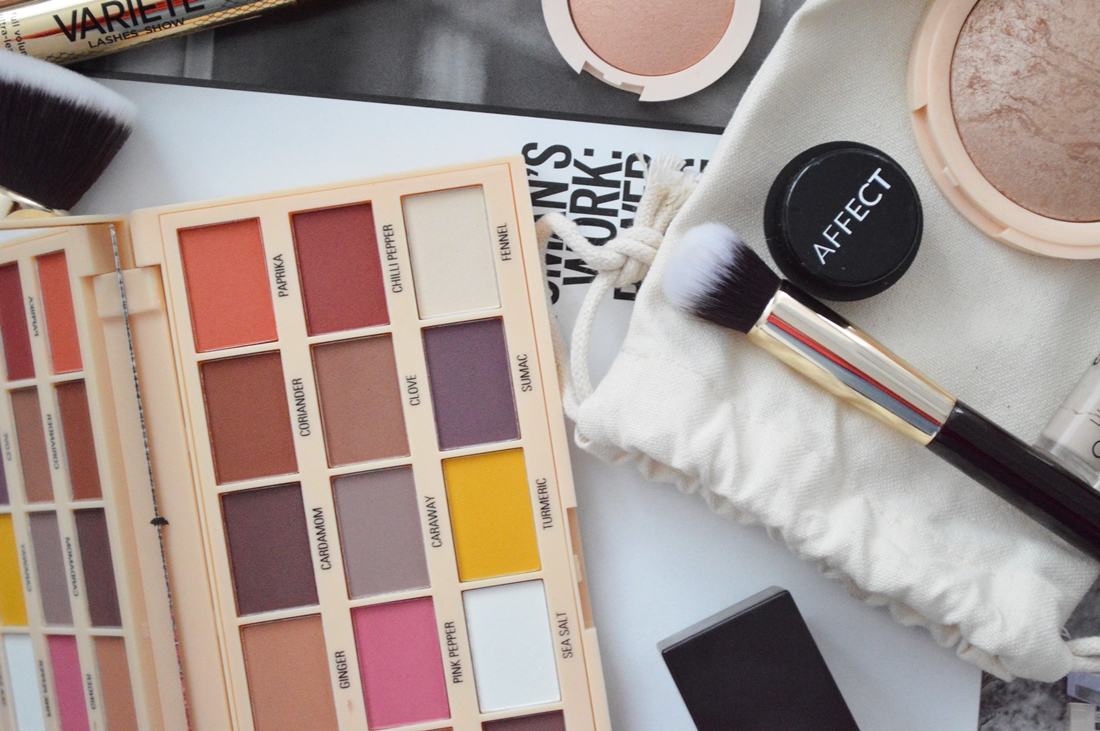 podstawy makijażu co kupić na start